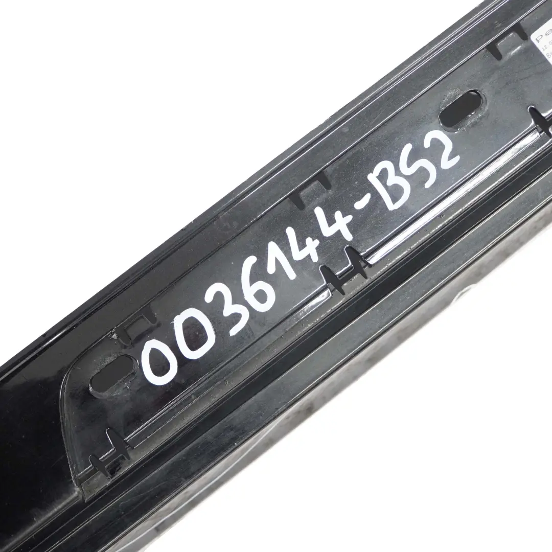Bas de Porte Couverture Seuil Droite Noir Sapphire Metalique pour BMW E87 LCI à propos du numéro de pièce 0036144 BMW E87 LCI Bas de Porte Couverture Seuil Droite Noir Sapphire Metalique - SKU 0036144-BS2 - Numéro de pièce 0036144