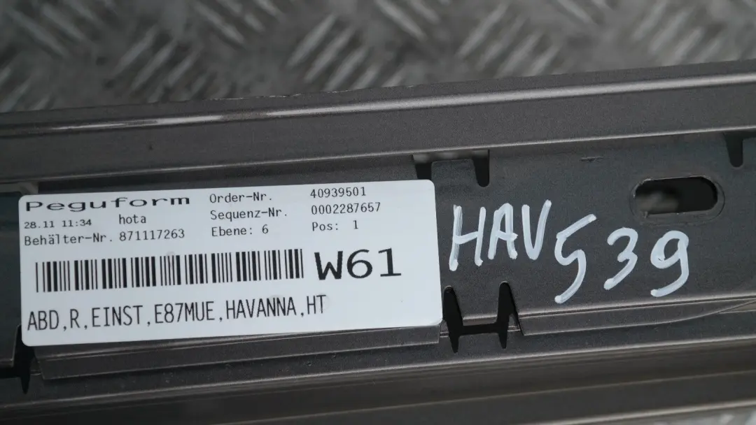 BMW E87 LCI Bas de Porte Couverture Seuil Droite la Havane Metallique A17 - SKU 0036144-HAV - Numéro de pièce 51770036144