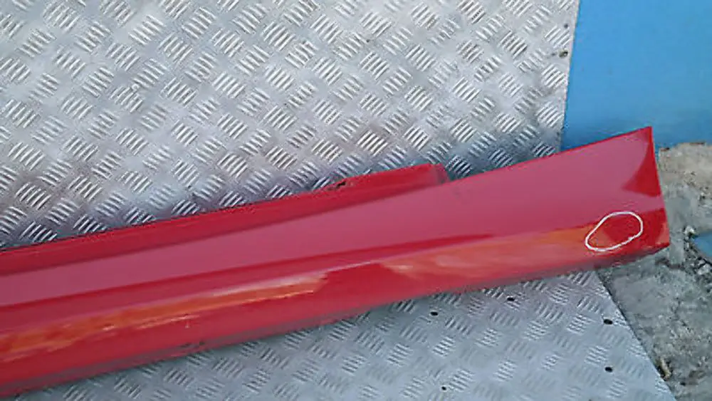 BMW E87 LCI Listello Portiera Apertura Gonna Dx Rosso-Cremisi Rosso - SKU 0036144-KAR1 - Numero di parte 51770036144