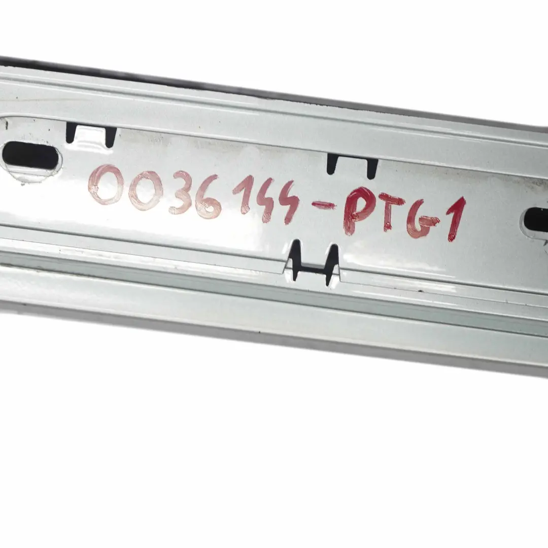 Sill Strip Faldon Lateral Derecho Patagoniagruen Verde - A71 para BMW E87 LCI con número de pieza 0036144 BMW E87 LCI Sill Strip Faldon Lateral Derecho Patagoniagruen Verde - A71 - SKU 0036144-PTG1 - Número de pieza 0036144