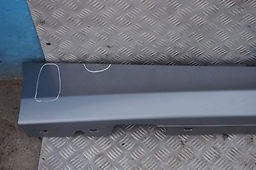 Schwellerleiste Blende Schweller rechts Quarzblau Blau für BMW 1 er E87 LCI mit Teilenummer 0036144-QB BMW 1 er E87 LCI Schwellerleiste Blende Schweller rechts Quarzblau Blau - SKU 0036144-QB - Teilenummer 0036144-QB