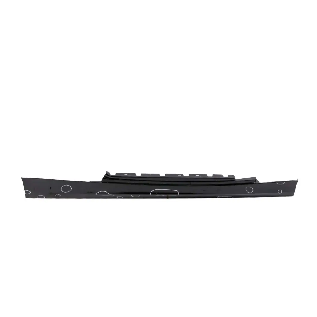 Sill Strip Side Skirt Right Schwarz II Black 2 para BMW E87 LCI E87 N con número de pieza 0036144 BMW E87 LCI E87 N Sill Strip Side Skirt Right Schwarz II Black 2 - SKU 0036144-SCH10 - Número de pieza 0036144