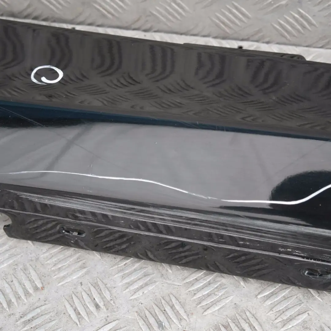 Bas de Porte Couverture Seuil A Droite Noir pour BMW E87N LCI à propos du numéro de pièce 36144 BMW E87N LCI Bas de Porte Couverture Seuil A Droite Noir - SKU 0036144-SCH3 - Numéro de pièce 36144