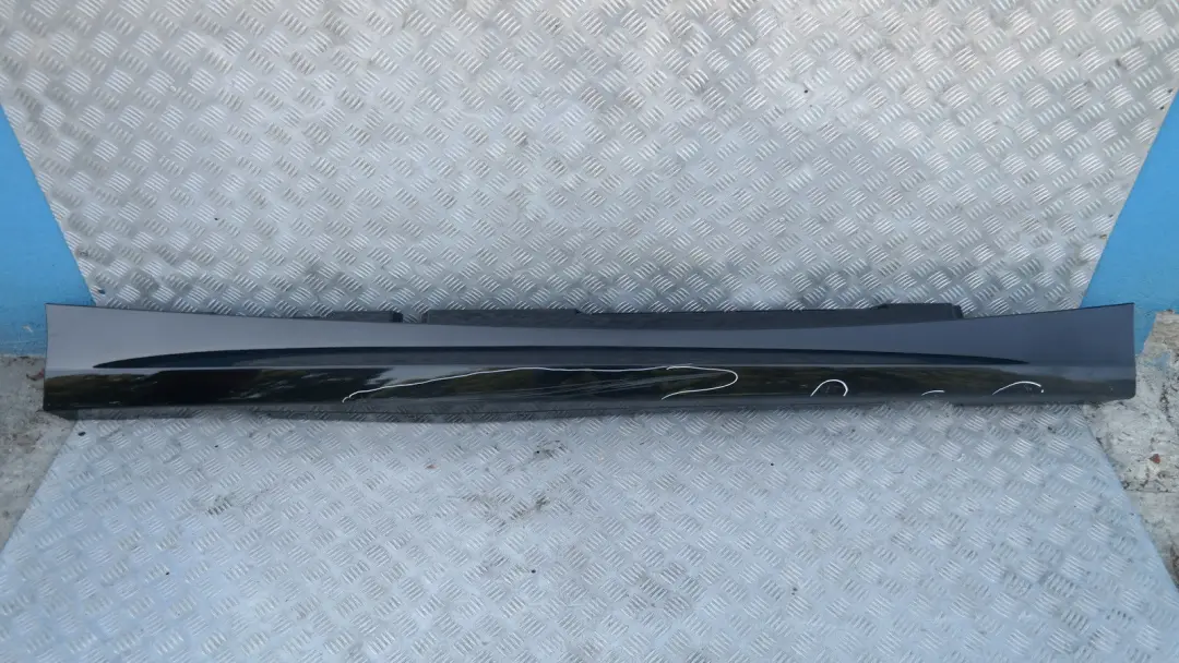 BMW 1 5 E87 LCI E87N Battiscopa laterale destro Schwarz II Nero 2 - SKU 0036144-SCH5 - Numero di parte 51770036144