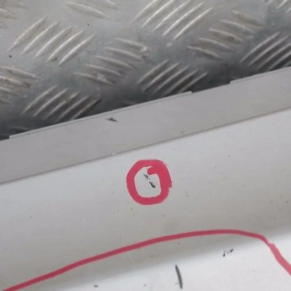 Bas de Porte Couverture Seuil Droite Argent Titane Sliber pour BMW E87 LCI à propos du numéro de pièce 51770036144 BMW E87 LCI Bas de Porte Couverture Seuil Droite Argent Titane Sliber - SKU 0036144-TS10 - Numéro de pièce 51770036144