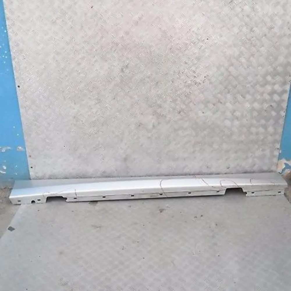 Sill strip side skirt right O/S Titansilber Silver 354 to BMW 1 SERIES 10 E87N LCI with Part number 51770036144 BMW 1 SERIES 10 E87N LCI Sill strip side skirt right O/S Titansilber Silver 354 - SKU 0036144-TS10 - Part number 51770036144