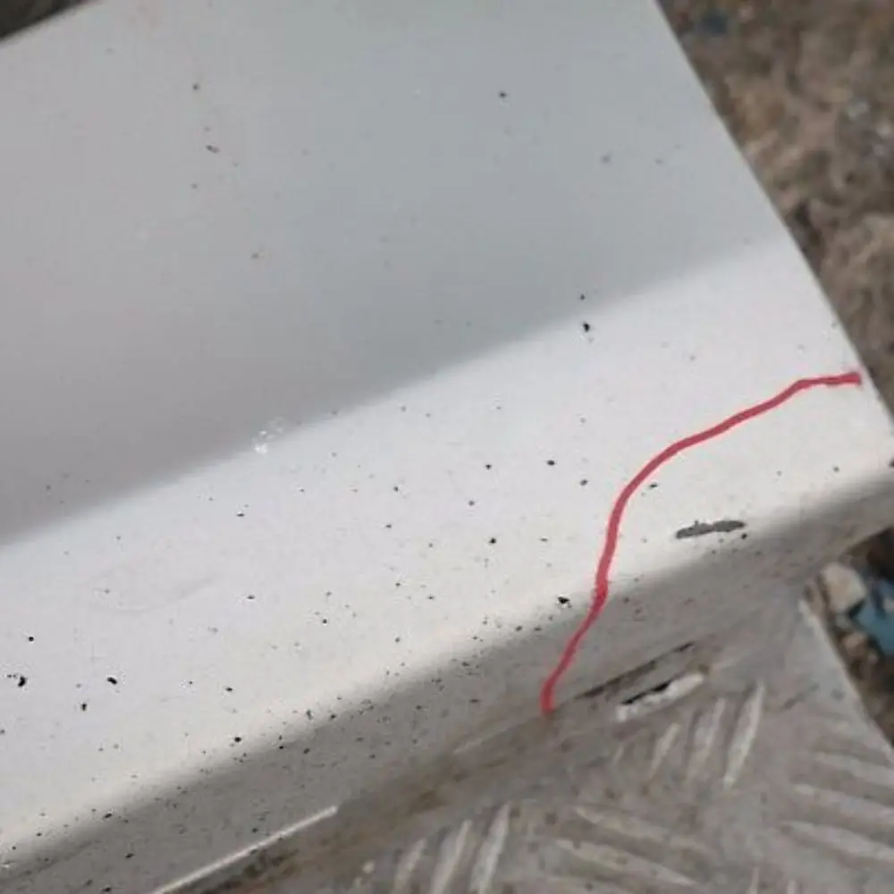 Sill strip side skirt right Titansilber Silver 354 para BMW 8 E87N LCI con número de pieza 51770036144 BMW 8 E87N LCI Sill strip side skirt right Titansilber Silver 354 - SKU 0036144-TS8 - Número de pieza 51770036144