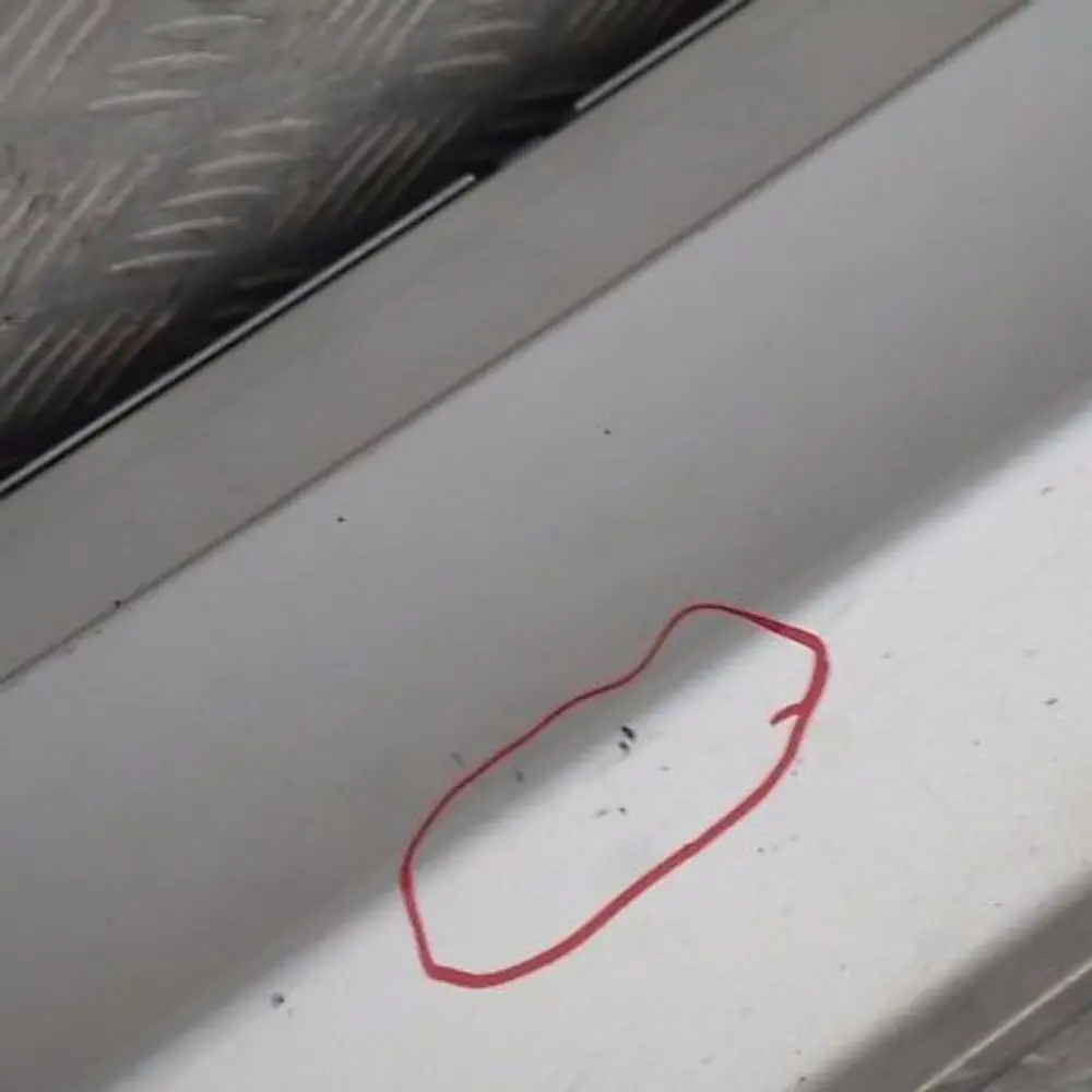 Listello Portiera Apertura Gonna Destra Argento-Titanio Sliber per BMW E87 LCI con numero di parte 51770036144 BMW E87 LCI Listello Portiera Apertura Gonna Destra Argento-Titanio Sliber - SKU 0036144-TS8 - Numero di parte 51770036144