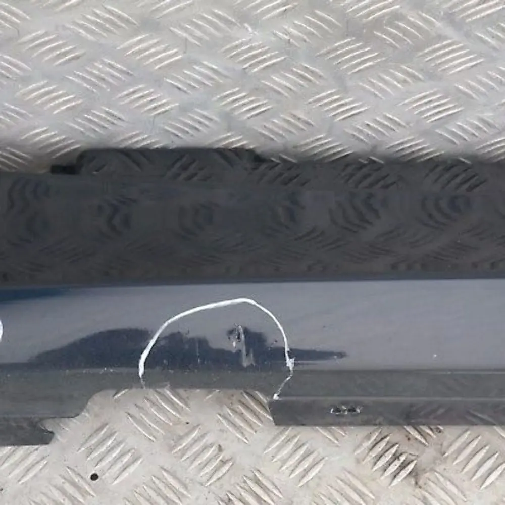 Sill strip side skirt left Monacoblau Blau Blue - A35 para BMW E87 LCI con número de pieza 36145 BMW E87 LCI Sill strip side skirt left Monacoblau Blau Blue - A35 - SKU 0036145-MB5 - Número de pieza 36145