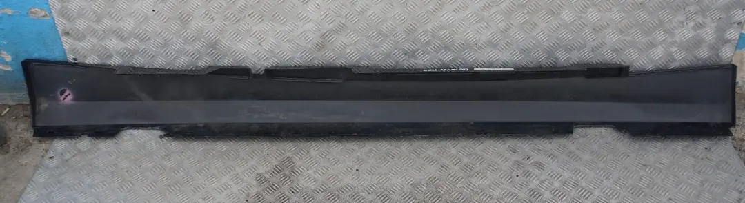Nakładka próg lewy listwa progowa do BMW E87 LCI o numerze 0036145 BMW E87 LCI Nakładka próg lewy listwa progowa - SKU 0036145-MB7 - Numer Części 0036145
