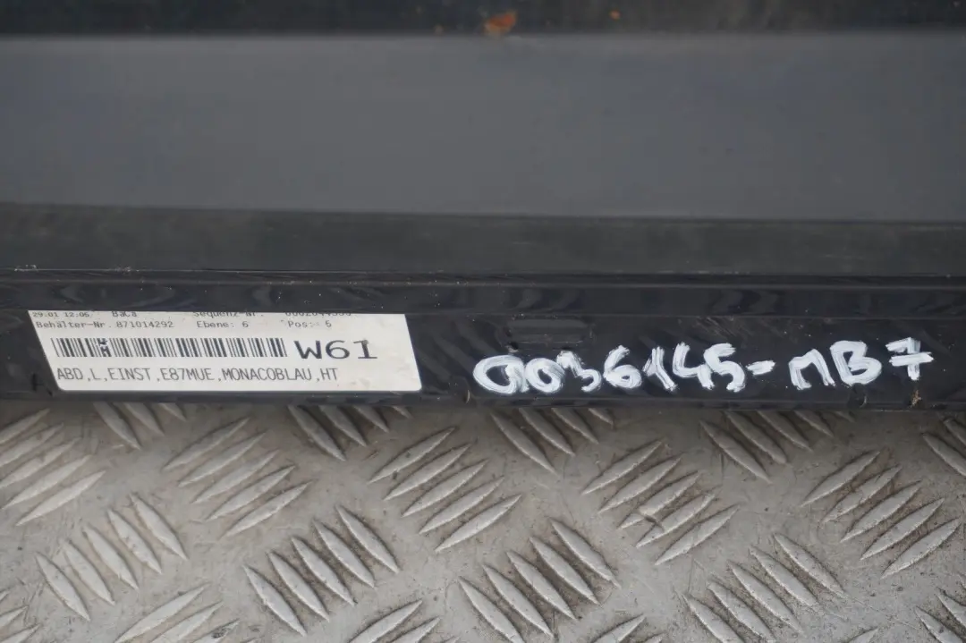 Nakładka próg lewy listwa progowa do BMW E87 LCI o numerze 0036145 BMW E87 LCI Nakładka próg lewy listwa progowa - SKU 0036145-MB7 - Numer Części 0036145