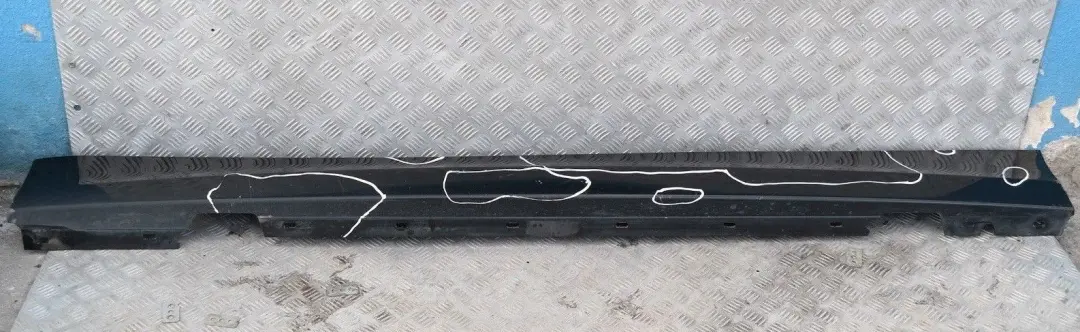 BMW E87 LCI E87N Faldón lateral izquierdo Schwarz 2 Negro II 668 - SKU 0036145-SCH13 - Número de pieza 36145