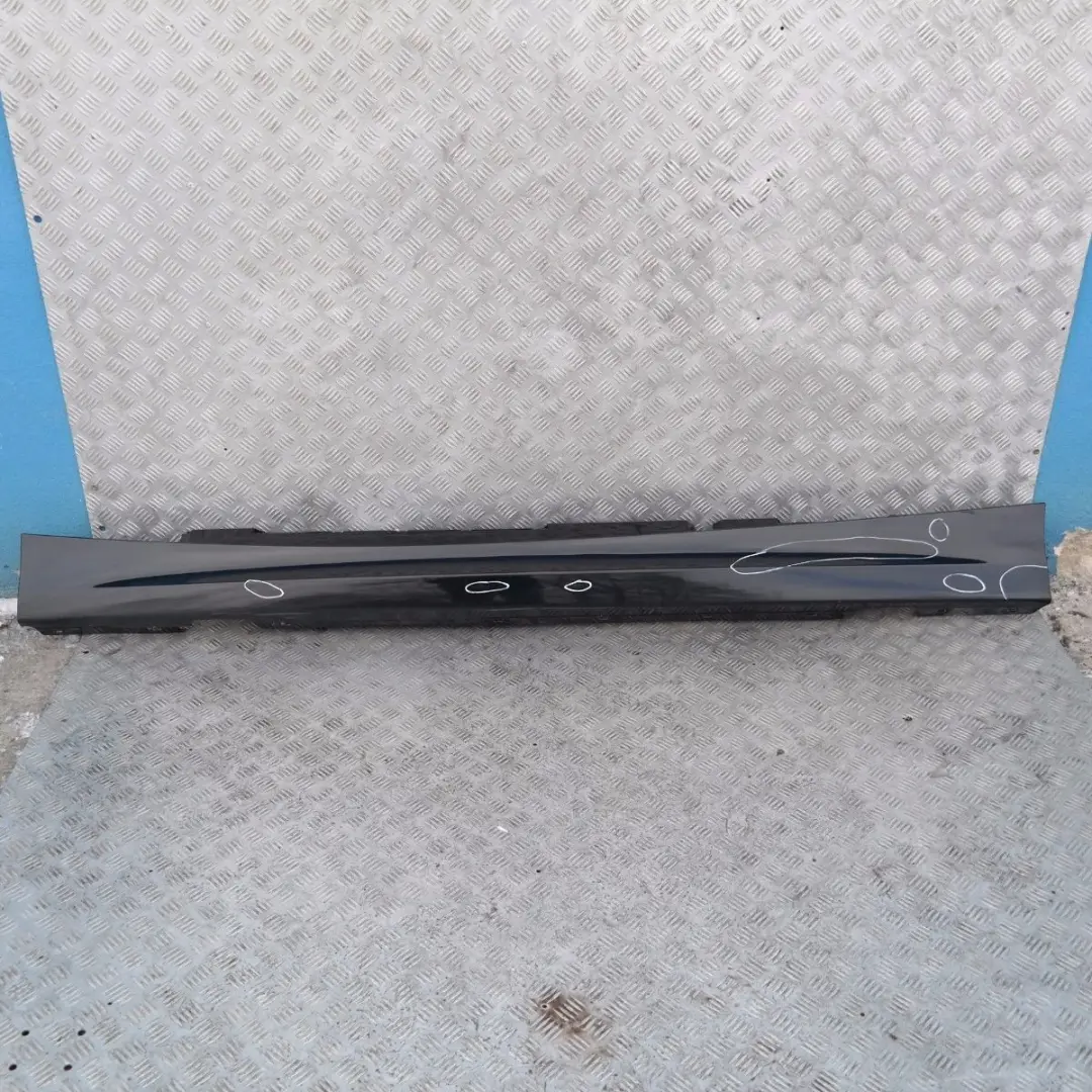 BMW E87 LCI E87N Listón de umbral faldón lateral izquierdo Schwarz 2 Negro II - SKU 0036145-SCH4 - Número de pieza 51770036145
