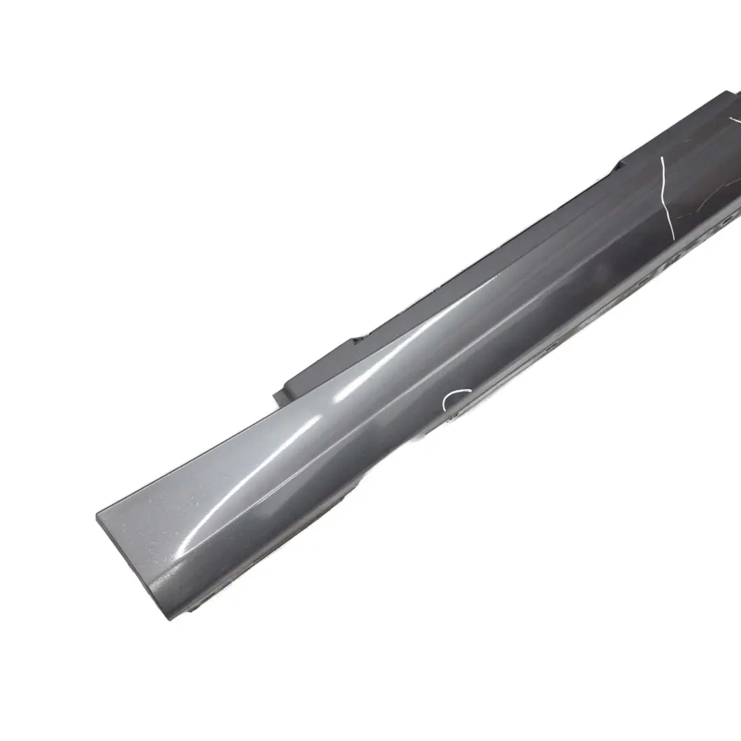 Sill Strip Side Skirt Sinistra Sparkling Graphite Metallic - A22 per BMW E87 LCI con numero di parte 0036145 BMW E87 LCI Sill Strip Side Skirt Sinistra Sparkling Graphite Metallic - A22 - SKU 0036145-SG5 - Numero di parte 0036145