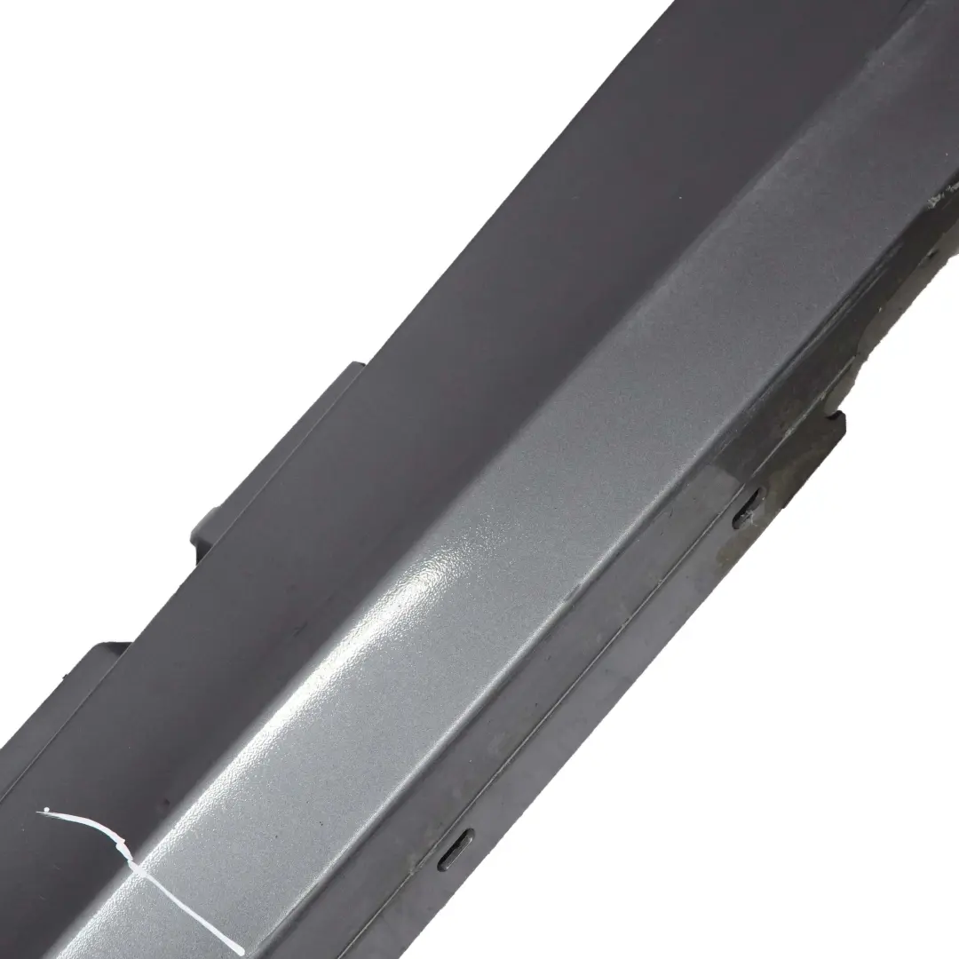 Sill Strip Side Skirt Sinistra Sparkling Graphite Metallic - A22 per BMW E87 LCI con numero di parte 0036145 BMW E87 LCI Sill Strip Side Skirt Sinistra Sparkling Graphite Metallic - A22 - SKU 0036145-SG5 - Numero di parte 0036145