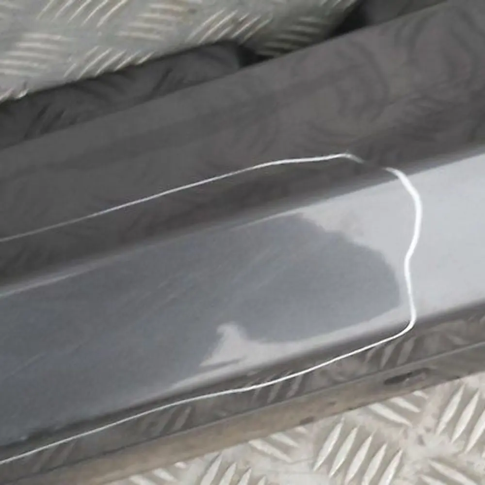 Faldón lateral izquierdo Sparkling Graphite Metallic para BMW E87 LCI con número de pieza 36145 BMW E87 LCI Faldón lateral izquierdo Sparkling Graphite Metallic - SKU 0036145-SG7 - Número de pieza 36145