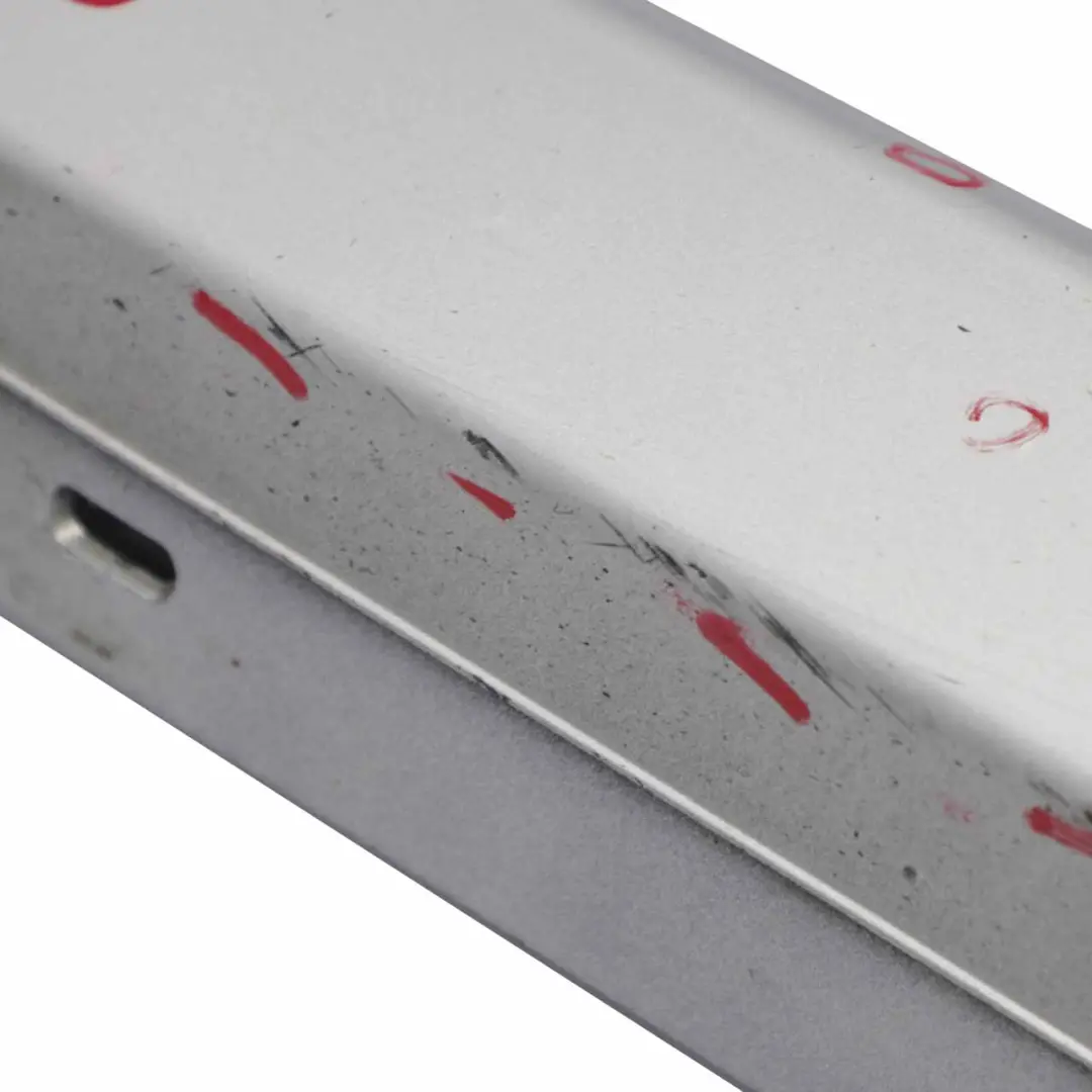 Gonna laterale BMW E87 LCI Sill Strip sinistra Titansilber Titan Silver 354 per con numero di parte 0036145 Gonna laterale BMW E87 LCI Sill Strip sinistra Titansilber Titan Silver 354 - SKU 0036145-TS10 - Numero di parte 0036145