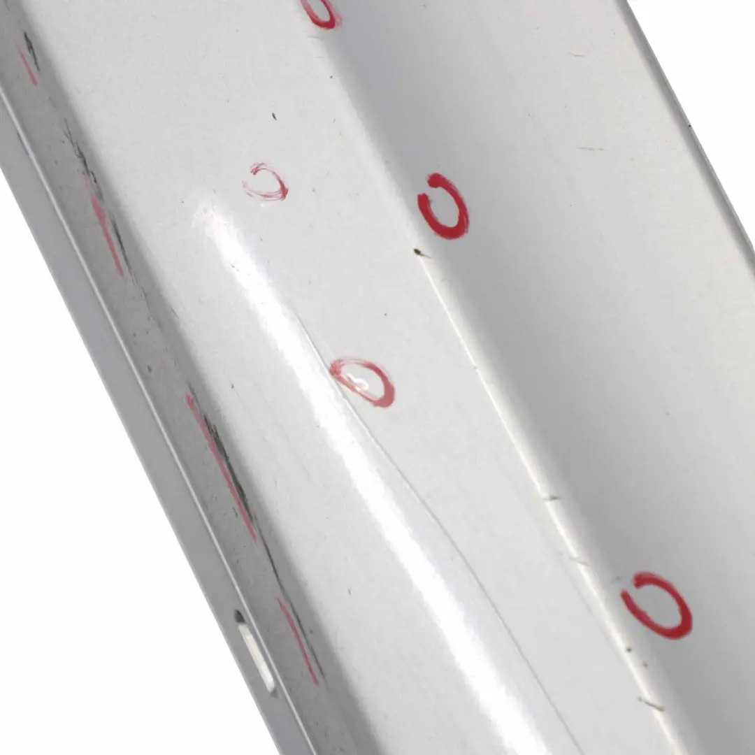 Jupe latérale BMW E87 LCI Bande de seuil gauche Titansilber Argent Titane 354 pour à propos du numéro de pièce 0036145 Jupe latérale BMW E87 LCI Bande de seuil gauche Titansilber Argent Titane 354 - SKU 0036145-TS10 - Numéro de pièce 0036145