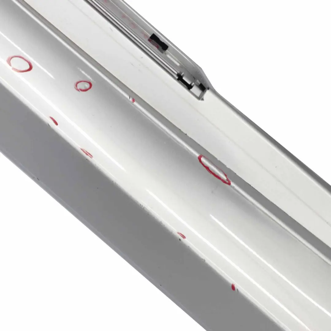 Gonna laterale BMW E87 LCI Sill Strip sinistra Titansilber Titan Silver 354 per con numero di parte 0036145 Gonna laterale BMW E87 LCI Sill Strip sinistra Titansilber Titan Silver 354 - SKU 0036145-TS10 - Numero di parte 0036145