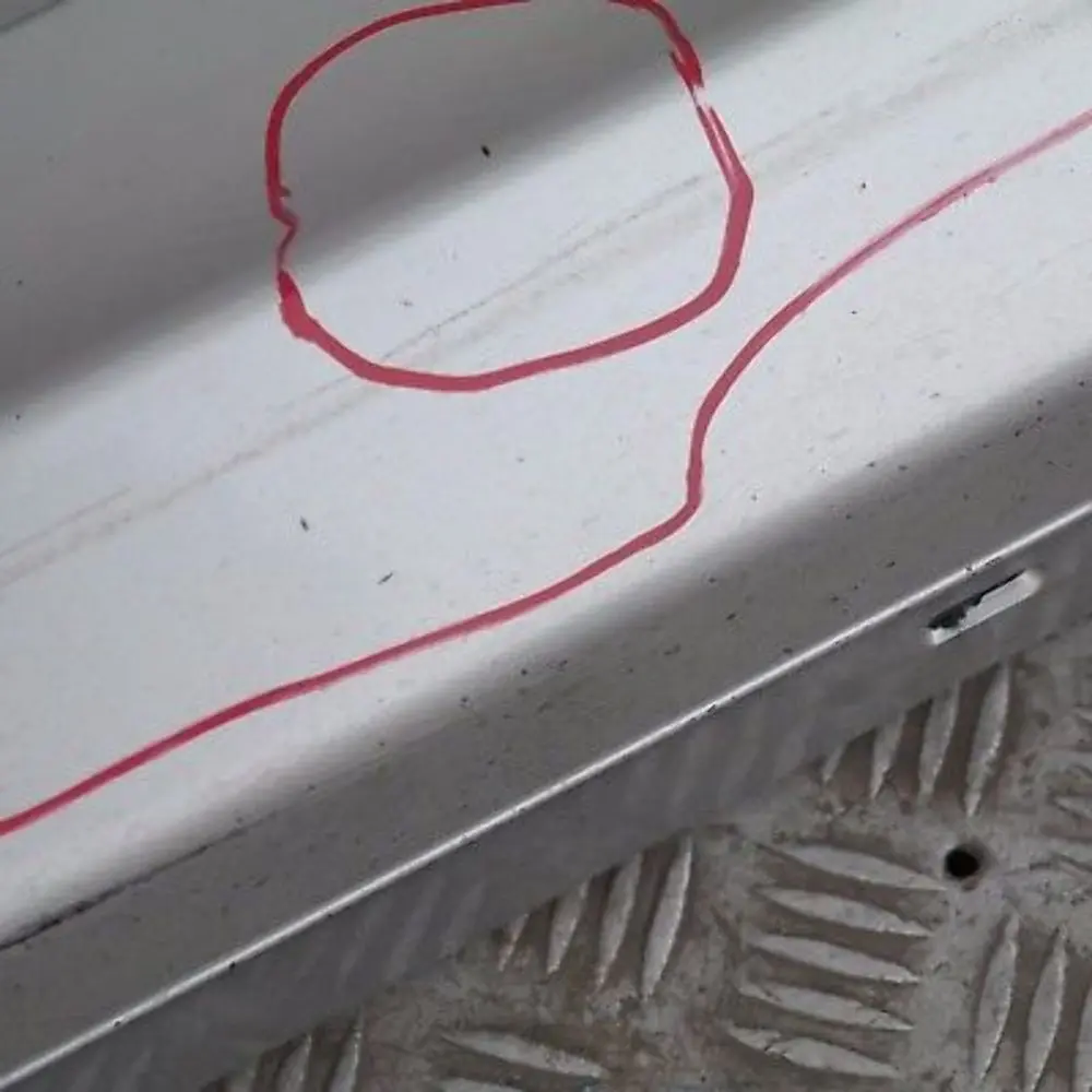 Listwa Próg Lewy Titansilber 354 do BMW E87 LCI o numerze 36145 BMW E87 LCI Listwa Próg Lewy Titansilber 354 - SKU 0036145-TS11 - Numer Części 36145