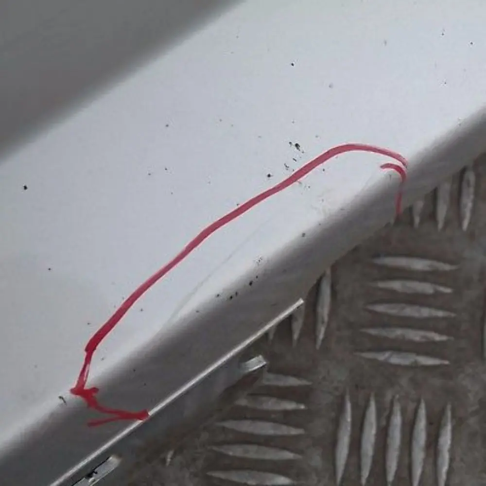 Listón de umbral faldón lateral izquierdo Titansilber Plata 354 para BMW 11 E87N LCI con número de pieza 36145 BMW 11 E87N LCI Listón de umbral faldón lateral izquierdo Titansilber Plata 354 - SKU 0036145-TS11 - Número de pieza 36145