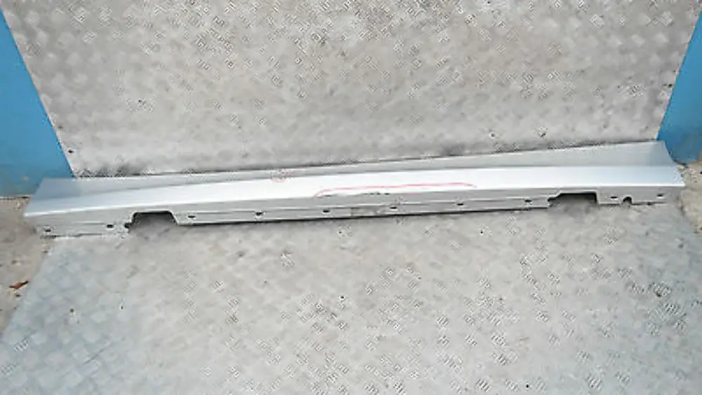 BMW E87N LCI Einstiegsleisten Seitenschweller Links Titansilber Metallic - 354 - SKU 0036145-TS2 - Teilenummer 51770036145