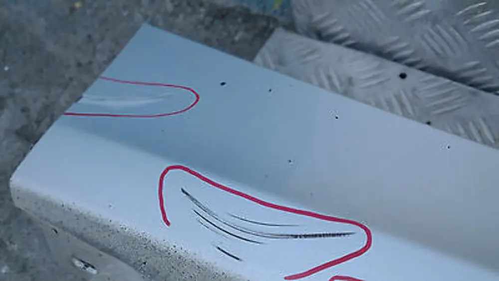 Baguette De Seuil Jupe Latérale Gauche Titansilber Metallic - 354 pour BMW E87N LCI à propos du numéro de pièce 51770036145 BMW E87N LCI Baguette De Seuil Jupe Latérale Gauche Titansilber Metallic - 354 - SKU 0036145-TS4 - Numéro de pièce 51770036145