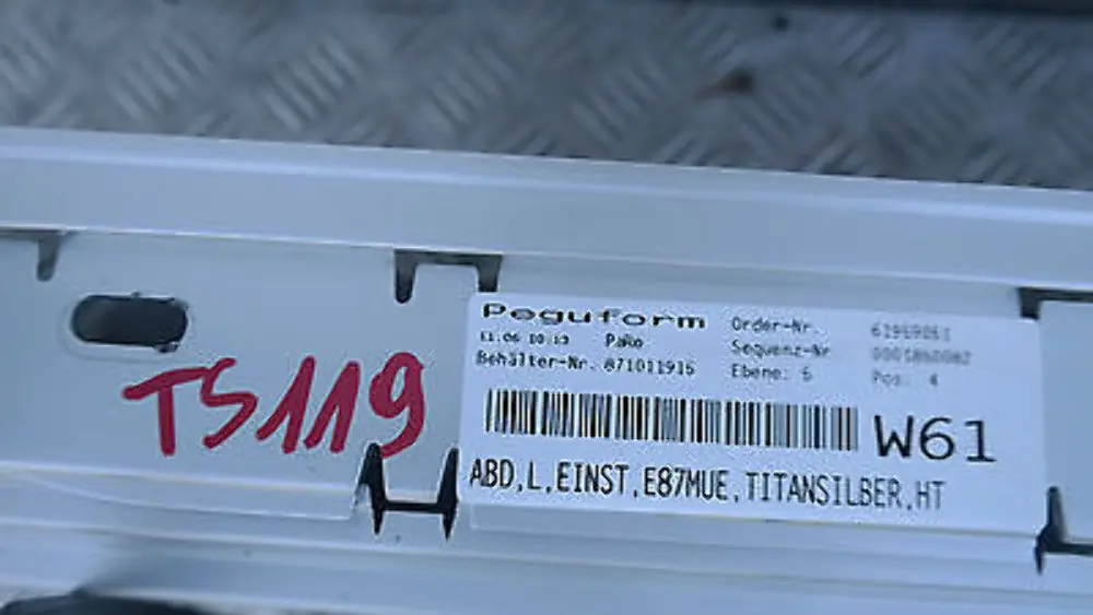 BMW E87N LCI Sill Strip Side Skirt Left Titansilber Silver 354 - SKU 0036145-TS4 - Número de pieza 51770036145