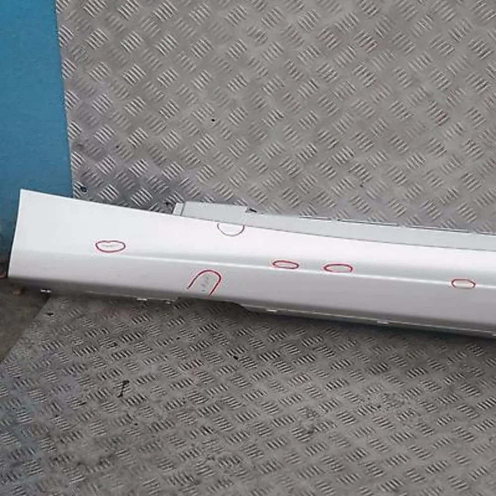 Schwellerleiste Blende Schweller links Titansilber Sliber für BMW 1 er E87 LCI mit Teilenummer 51770036145 BMW 1 er E87 LCI Schwellerleiste Blende Schweller links Titansilber Sliber - SKU 0036145-TS5 - Teilenummer 51770036145