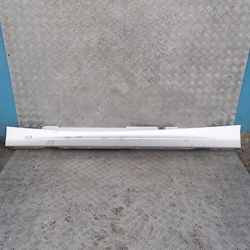 Bas de Porte Couverture Seuil A Gauche pour BMW E87 LCI à propos du numéro de pièce 51770036145 BMW E87 LCI Bas de Porte Couverture Seuil A Gauche - SKU 0036145-TS5 - Numéro de pièce 51770036145