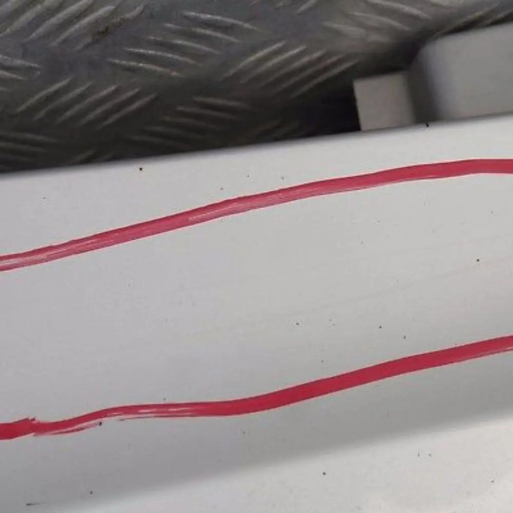 Listwa Próg Lewy Titansilber Silver 354 do BMW E87 o numerze 36145 BMW E87 Listwa Próg Lewy Titansilber Silver 354 - SKU 0036145-TS8 - Numer Części 36145