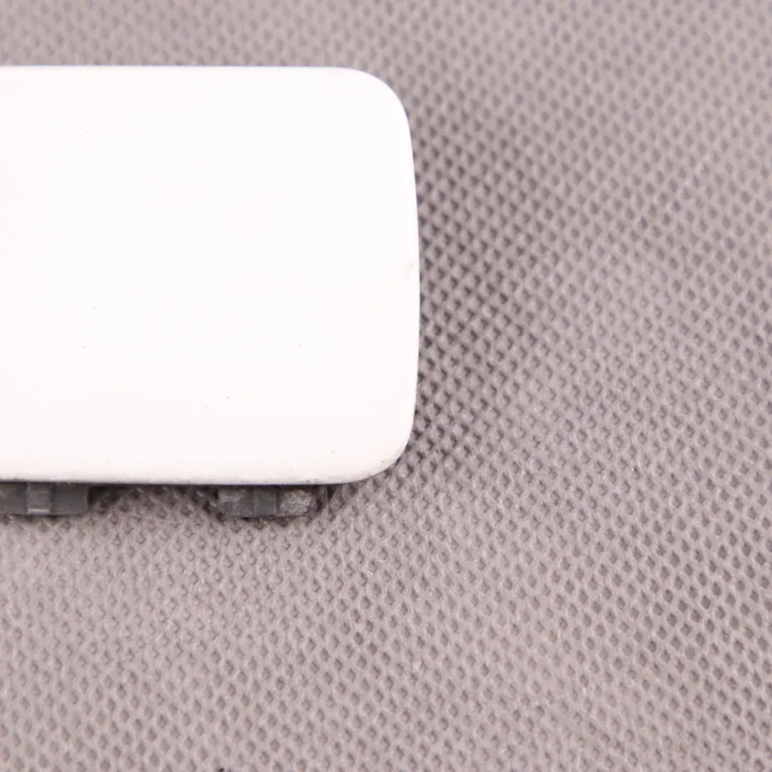 BMW E81 E87 LCI Flap Ojo remolque parachoques trasero Alpine Blanco 300 7166598 - SKU 0036377-AW - Número de pieza 0036377