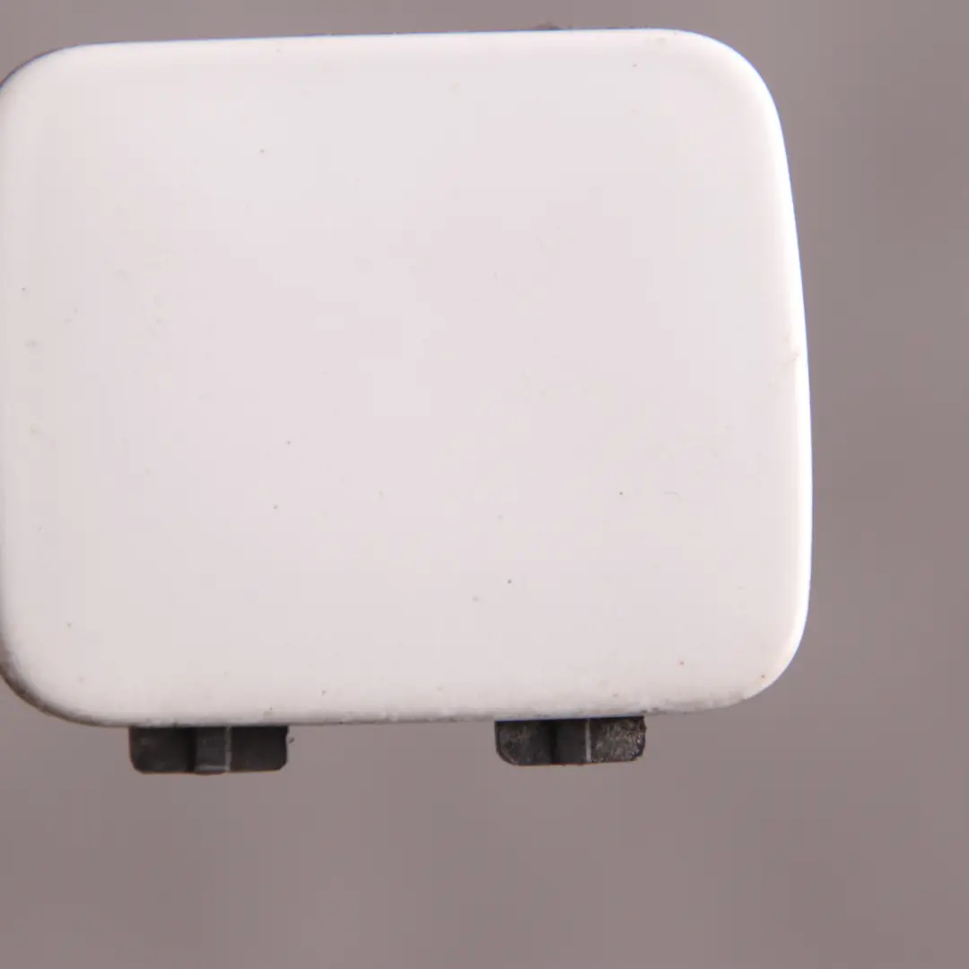 BMW E81 E87 LCI Flap Ojo remolque parachoques trasero Alpine Blanco 300 7166598 - SKU 0036377-AW - Número de pieza 0036377