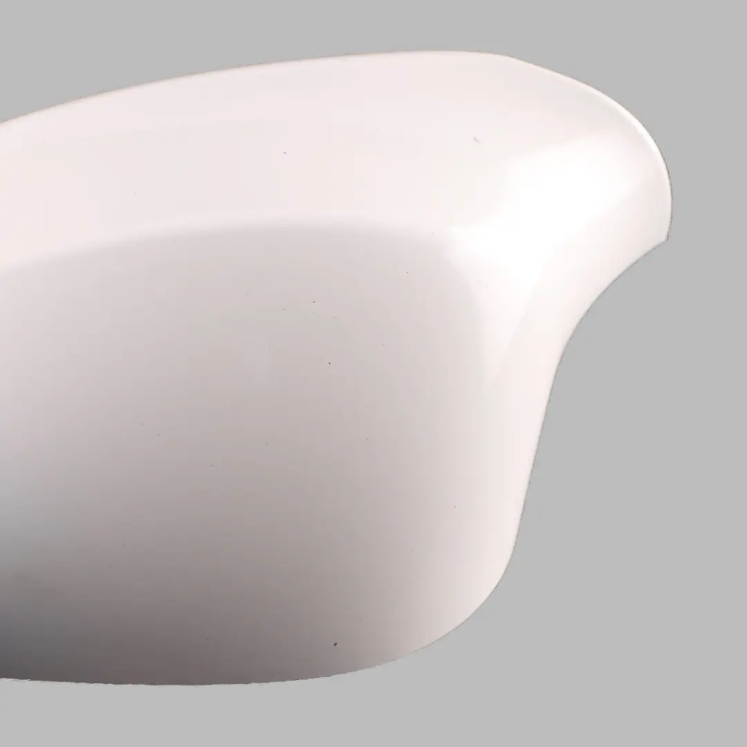 Specchio Copertura Sportellone SX Bianco Alpino 300 per BMW E90 E91 LCI con numero di parte 0036829 BMW E90 E91 LCI Specchio Copertura Sportellone SX Bianco Alpino 300 - SKU 0036829-AW - Numero di parte 0036829