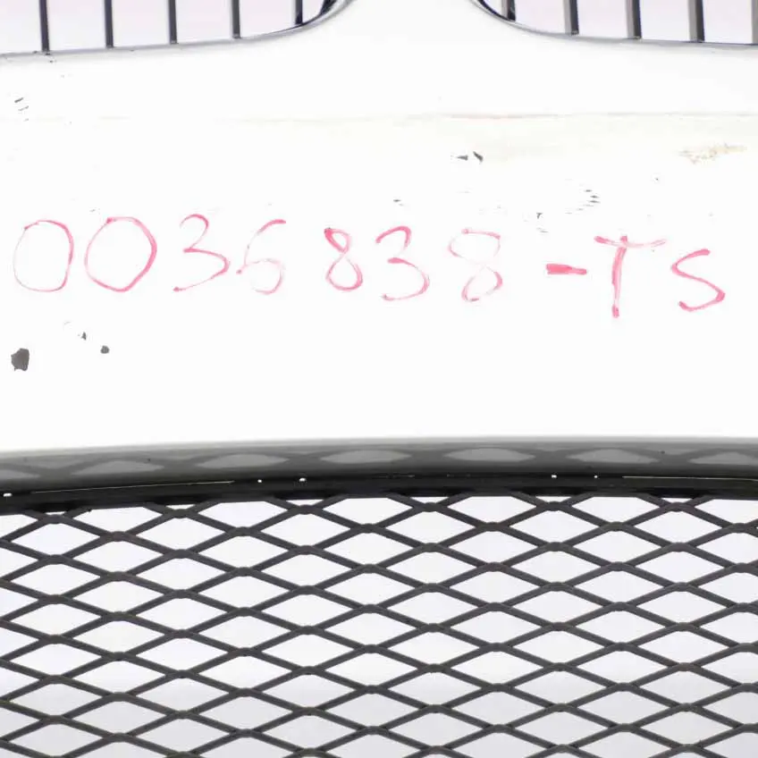 Zderzak Przedni Przód Titansilber 354 do BMW E90 LCI o numerze 0036838 BMW E90 LCI Zderzak Przedni Przód Titansilber 354 - SKU 0036838-TS - Numer Części 0036838