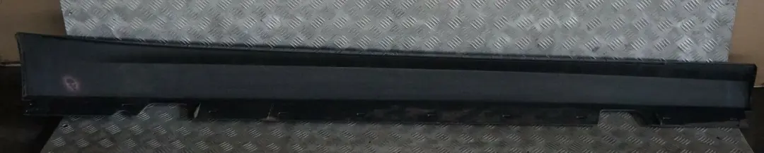 Sill Strip Faldon Lateral Izquierdo Montegoblau Montego B para BMW E90 E91 LCI 1 con número de pieza 0037059 BMW E90 E91 LCI 1 Sill Strip Faldon Lateral Izquierdo Montegoblau Montego B - SKU 0037059-MTB1 - Número de pieza 0037059