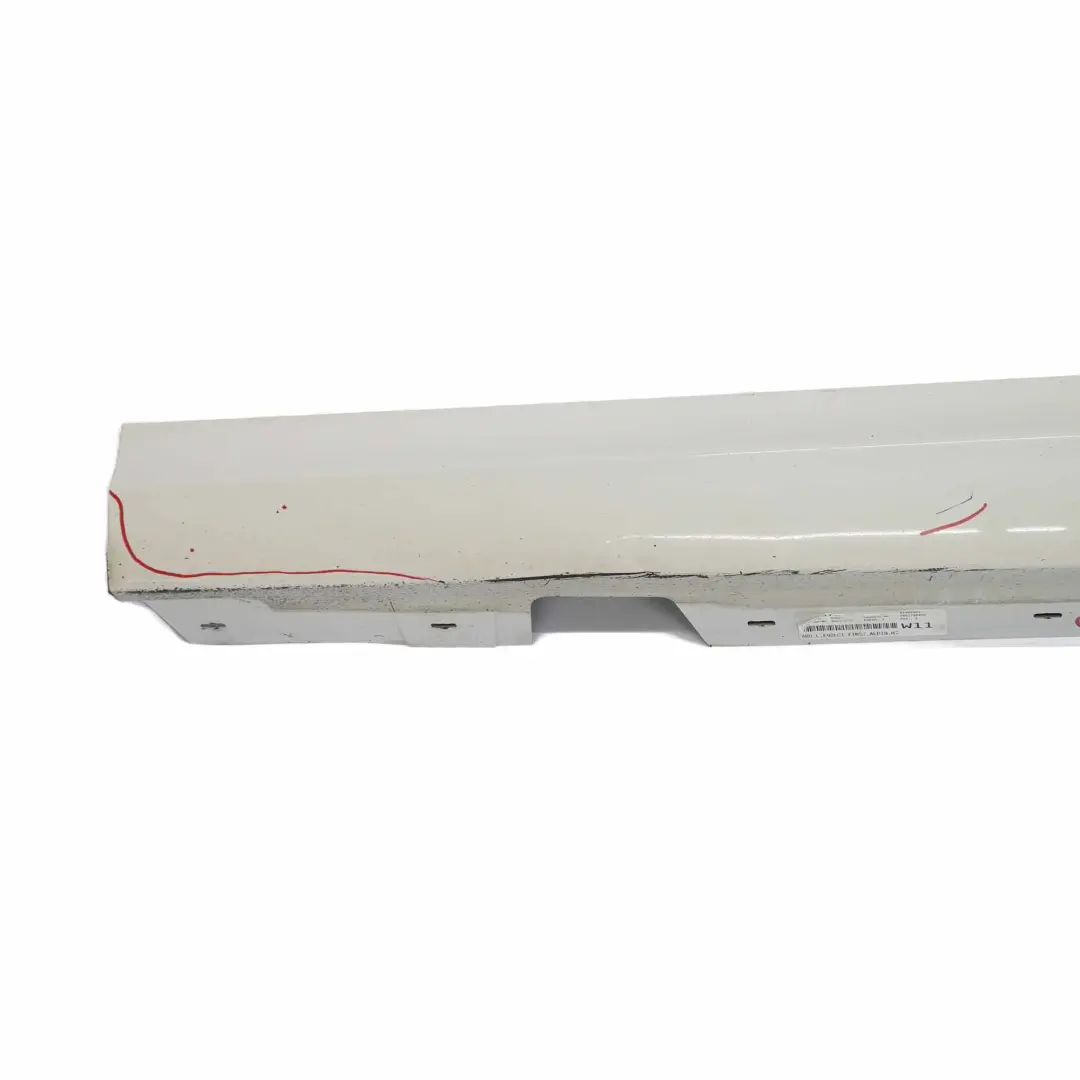 Strip Faldón lateral izquierdo Panel embellecedor Alpinweiss - 300 para BMW E90 LCI con número de pieza 0037059 BMW E90 LCI Strip Faldón lateral izquierdo Panel embellecedor Alpinweiss - 300 - SKU 0037059-AW1 - Número de pieza 0037059