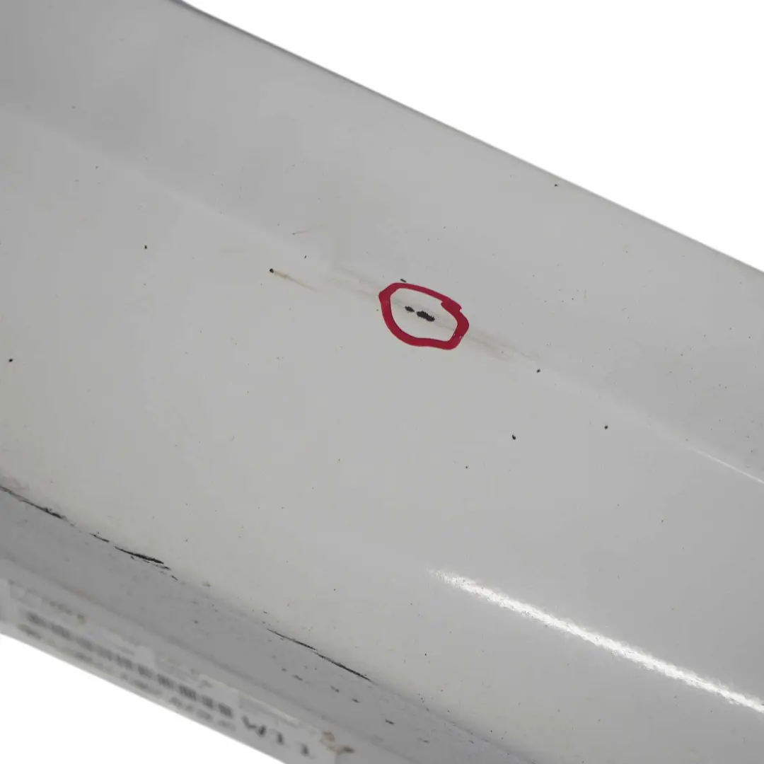 Sill Strip Faldon Lateral Izquierdo Alpinweiss Blanco - 300 para BMW E90 E91 LCI con número de pieza 0037059 BMW E90 E91 LCI Sill Strip Faldon Lateral Izquierdo Alpinweiss Blanco - 300 - SKU 0037059-AW2 - Número de pieza 0037059