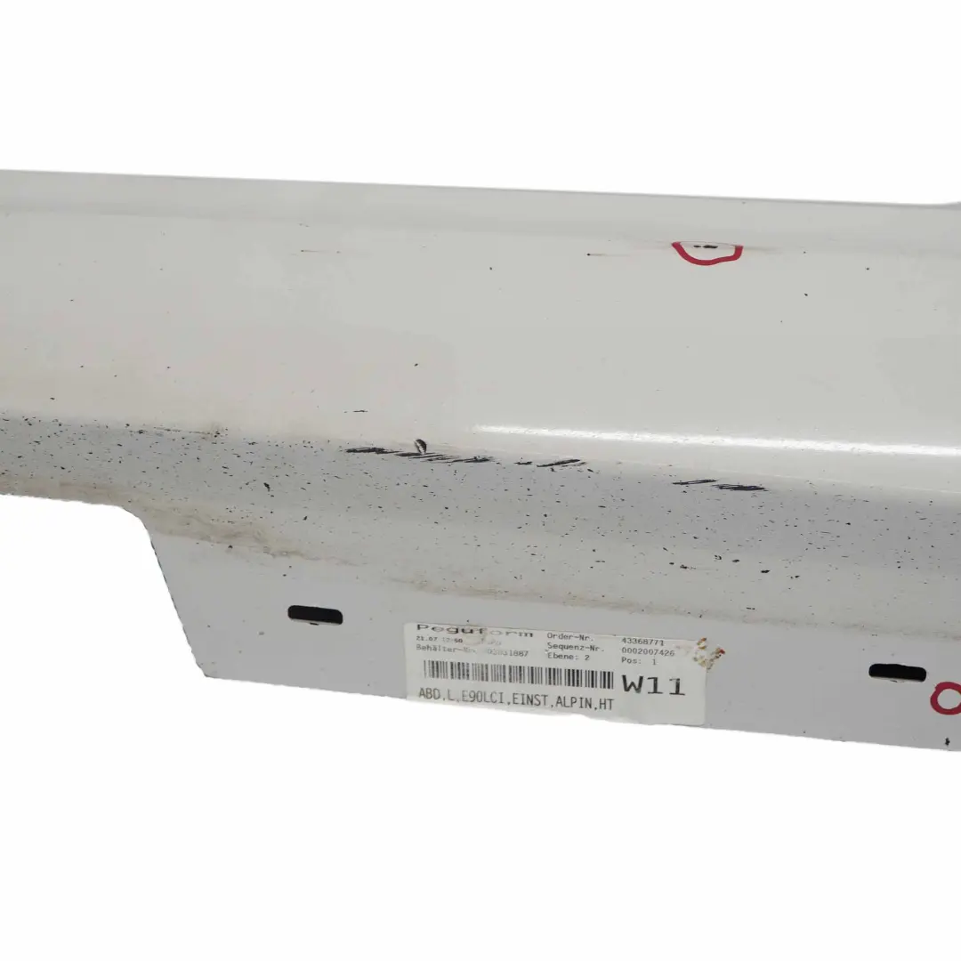 Listello Portiera Apertura Gonna SX Bianco Alpinweiss 3 - 300 per BMW E90 E91 LCI con numero di parte 0037059 BMW E90 E91 LCI Listello Portiera Apertura Gonna SX Bianco Alpinweiss 3 - 300 - SKU 0037059-AW2 - Numero di parte 0037059