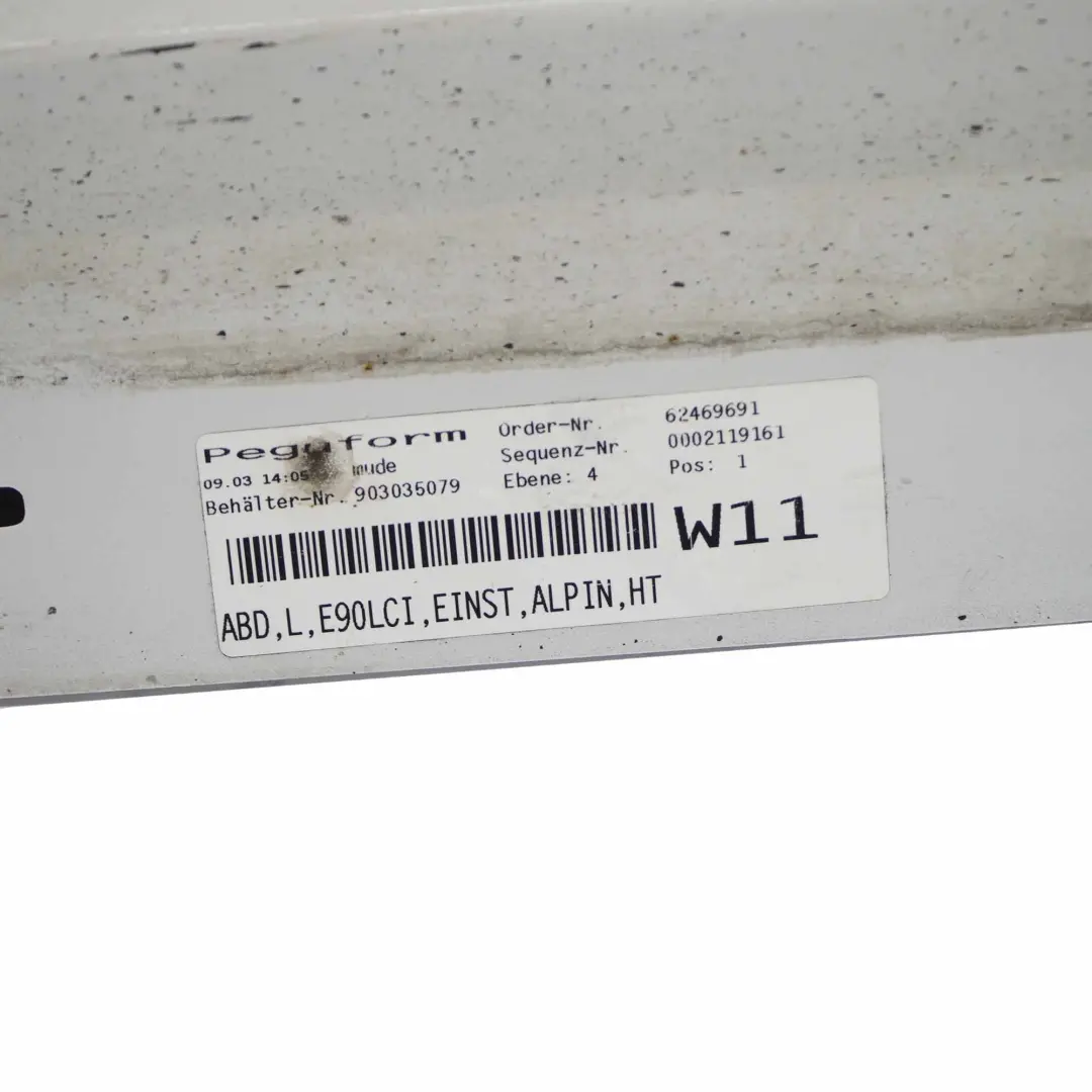 Listwa Nakładka Próg Lewy Alpinweiss do BMW E90 LCI o numerze 0037059 BMW E90 LCI Listwa Nakładka Próg Lewy Alpinweiss - SKU 0037059-AW3 - Numer Części 0037059