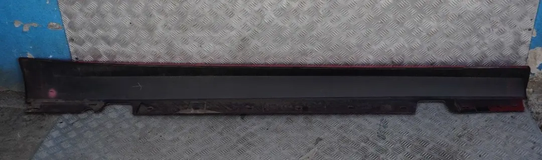 listwa nakładka próg lewy karmesinrot do BMW E90 LCI o numerze 0037059 BMW E90 LCI listwa nakładka próg lewy karmesinrot - SKU 0037059-KAR - Numer Części 0037059