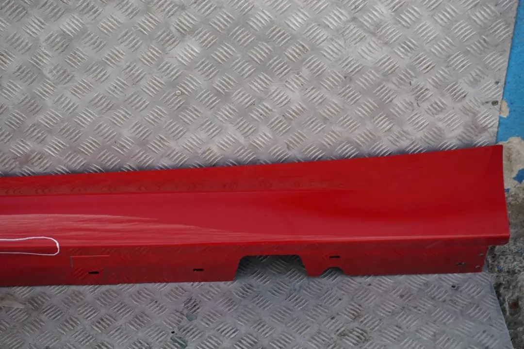 Bas de Porte Peint A Gauche Rouge Carmin Rouge Uni / Met pour BMW E90 E91 LCI à propos du numéro de pièce 0037059 BMW E90 E91 LCI Bas de Porte Peint A Gauche Rouge Carmin Rouge Uni / Met - SKU 0037059-KAR - Numéro de pièce 0037059