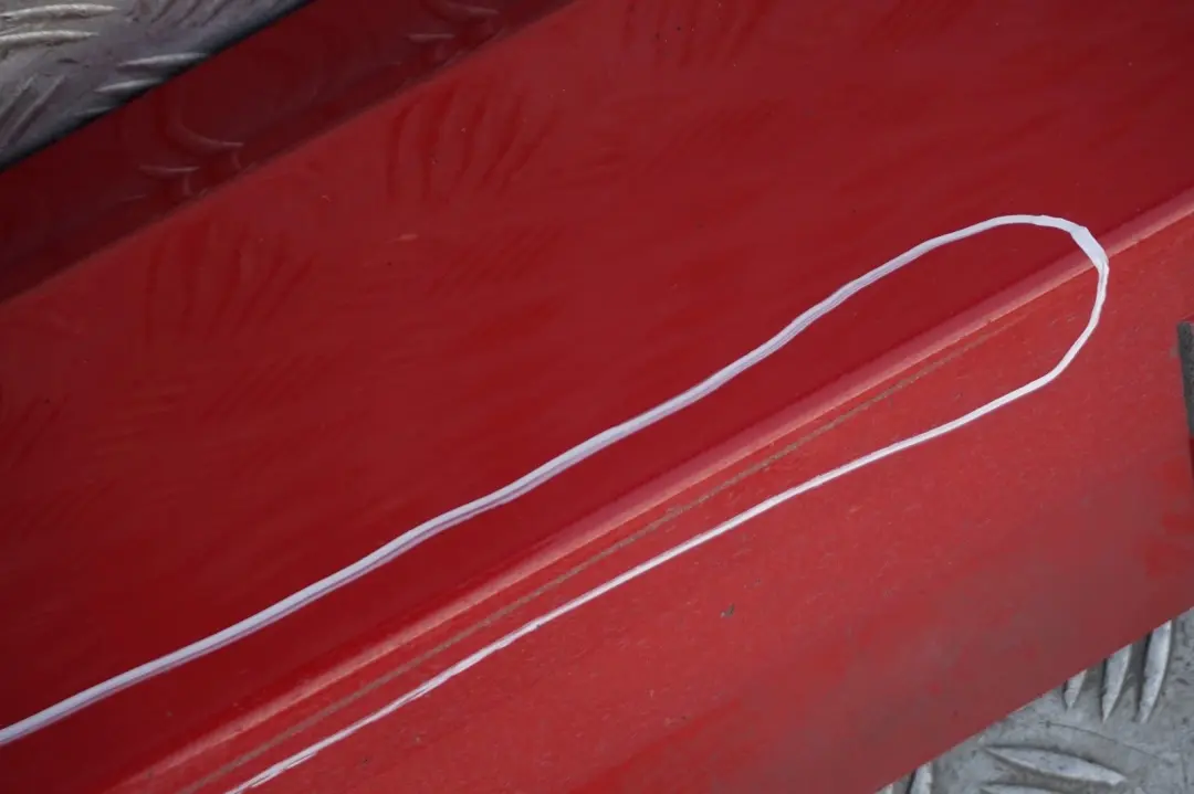 BMW 3 er E90 E91 LCI Schwellerleiste Lackiert Links Karmesinrot Rot UNI/MET. - SKU 0037059-KAR - Teilenummer 0037059