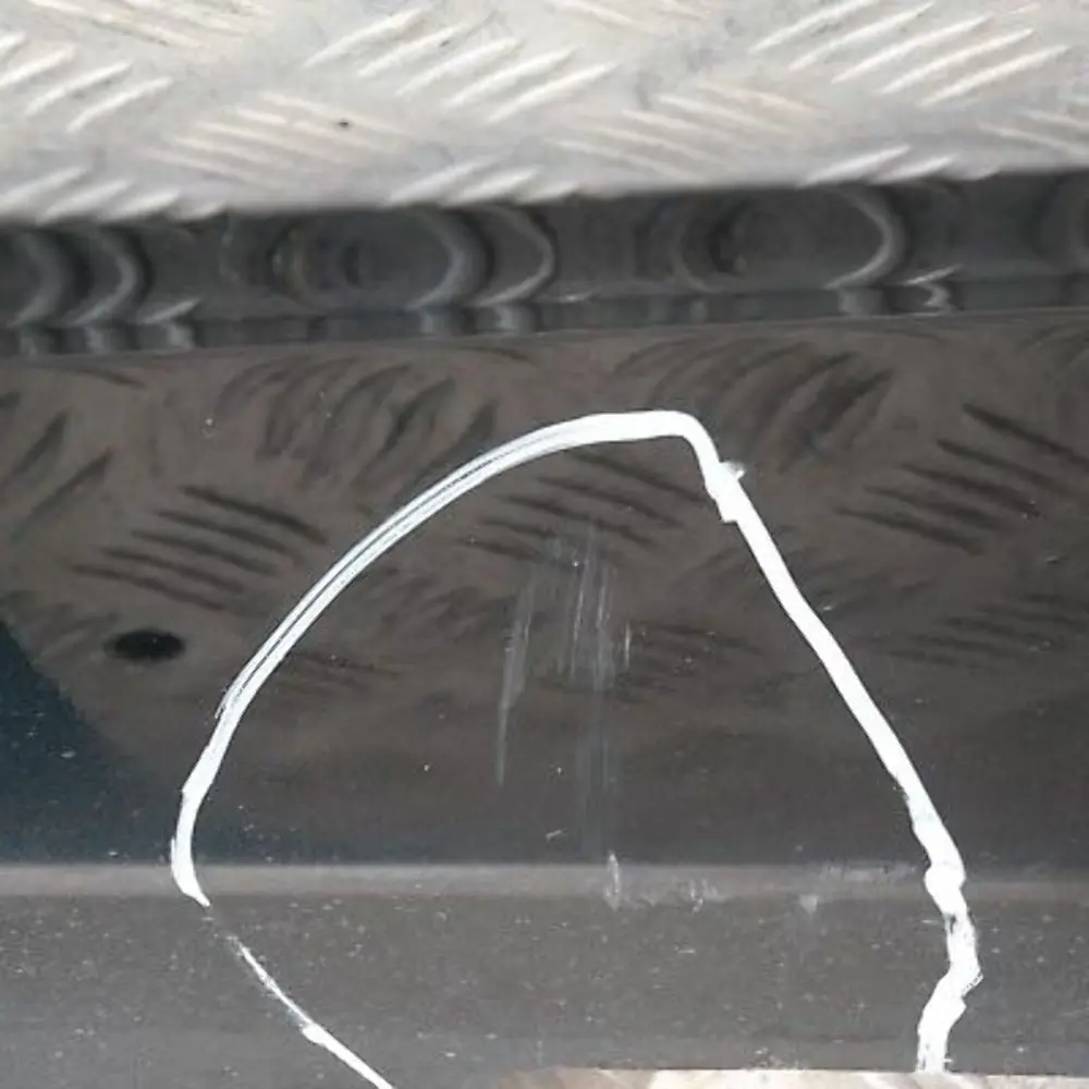 Sill Strip Faldon Lateral Izquierdo Schwarz 2 Negro - 668 para BMW E90 E91 LCI con número de pieza 0037059 BMW E90 E91 LCI Sill Strip Faldon Lateral Izquierdo Schwarz 2 Negro - 668 - SKU 0037059-SCH - Número de pieza 0037059