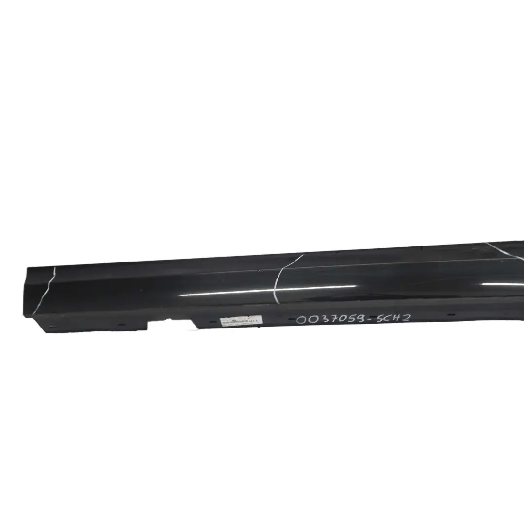 Listello Portiera Apertura Gonna Sinistra Nero 2 - per BMW E90 E91 LCI con numero di parte 0037059 BMW E90 E91 LCI Listello Portiera Apertura Gonna Sinistra Nero 2 - - SKU 0037059-SCH2 - Numero di parte 0037059