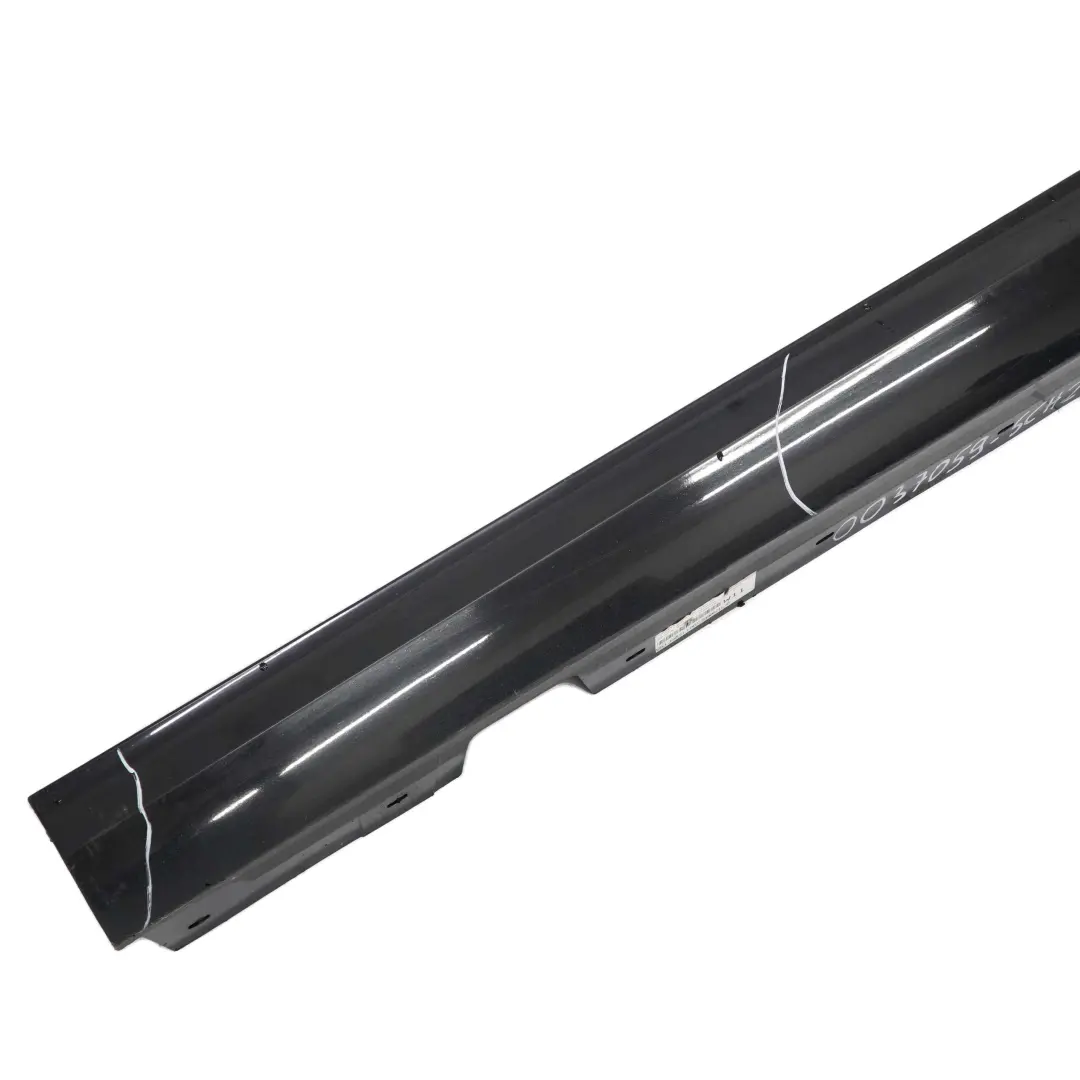 Listello Portiera Apertura Gonna Sinistra Nero 2 - per BMW E90 E91 LCI con numero di parte 0037059 BMW E90 E91 LCI Listello Portiera Apertura Gonna Sinistra Nero 2 - - SKU 0037059-SCH2 - Numero di parte 0037059
