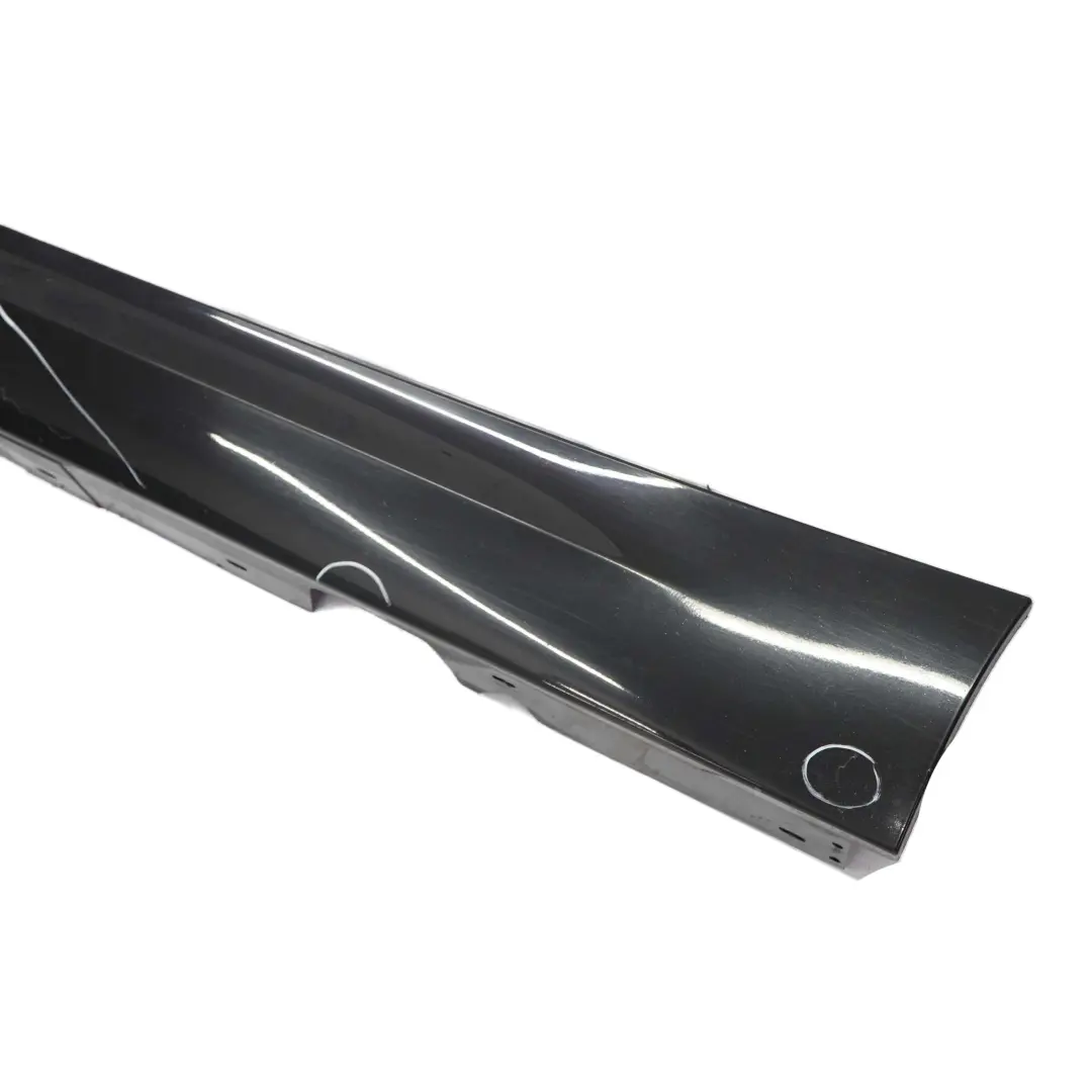 Listello Portiera Apertura Gonna Sinistra Nero 2 - per BMW E90 E91 LCI con numero di parte 0037059 BMW E90 E91 LCI Listello Portiera Apertura Gonna Sinistra Nero 2 - - SKU 0037059-SCH2 - Numero di parte 0037059