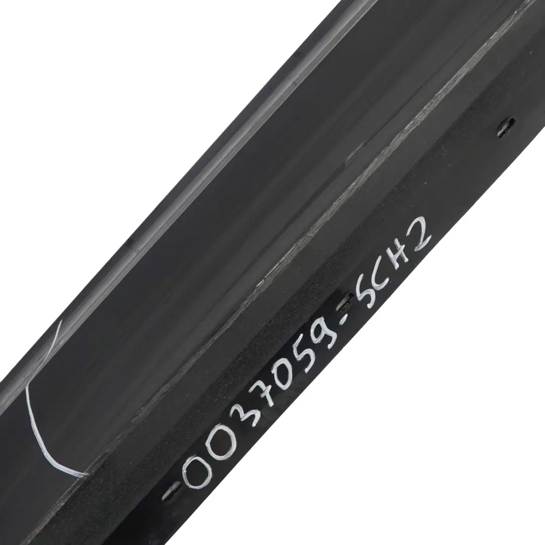 Listello Portiera Apertura Gonna Sinistra Nero 2 - per BMW E90 E91 LCI con numero di parte 0037059 BMW E90 E91 LCI Listello Portiera Apertura Gonna Sinistra Nero 2 - - SKU 0037059-SCH2 - Numero di parte 0037059