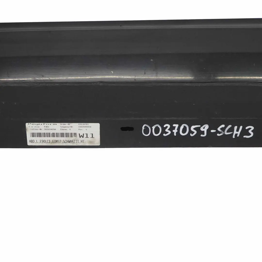 Listello Portiera Apertura Gonna Sinistra Nero 2 - 668 per BMW E90 E91 LCI con numero di parte 0037059 BMW E90 E91 LCI Listello Portiera Apertura Gonna Sinistra Nero 2 - 668 - SKU 0037059-SCH3 - Numero di parte 0037059