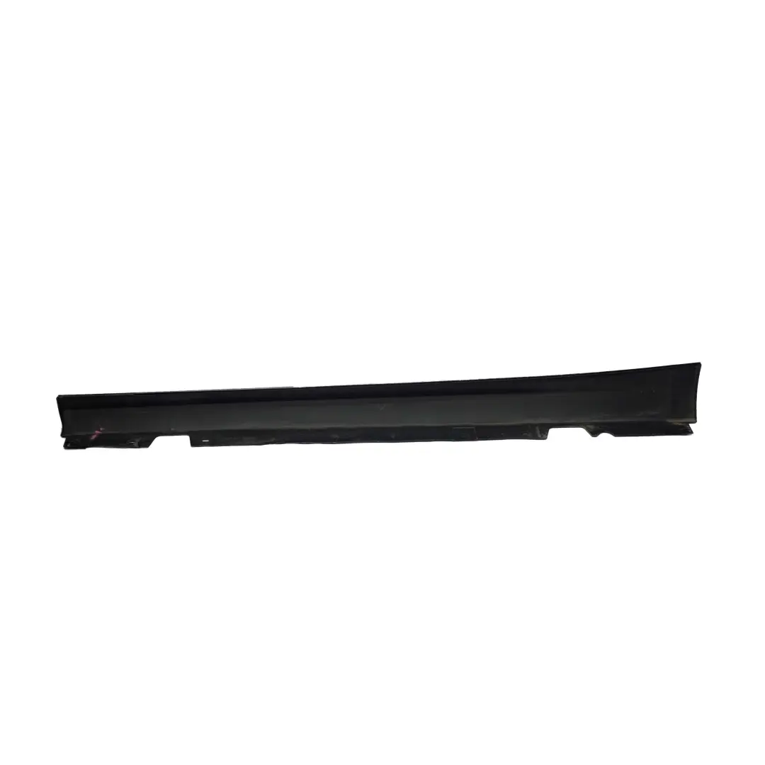 Sill Strip Faldon Lateral Derecho Negro Zafiro - 475 para BMW E90 E91 LCI 2 con número de pieza 0037060 BMW E90 E91 LCI 2 Sill Strip Faldon Lateral Derecho Negro Zafiro - 475 - SKU 0037060-BS2 - Número de pieza 0037060